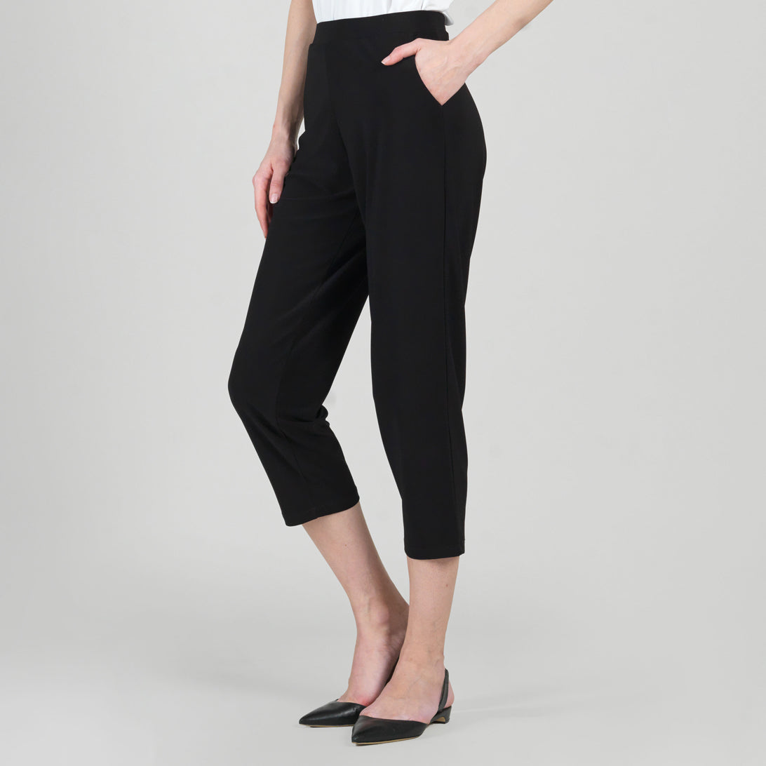 Signature Jogger Pocket Capri - Black – Clara Sunwoo