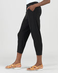Signature Jogger Pocket Capri - Black