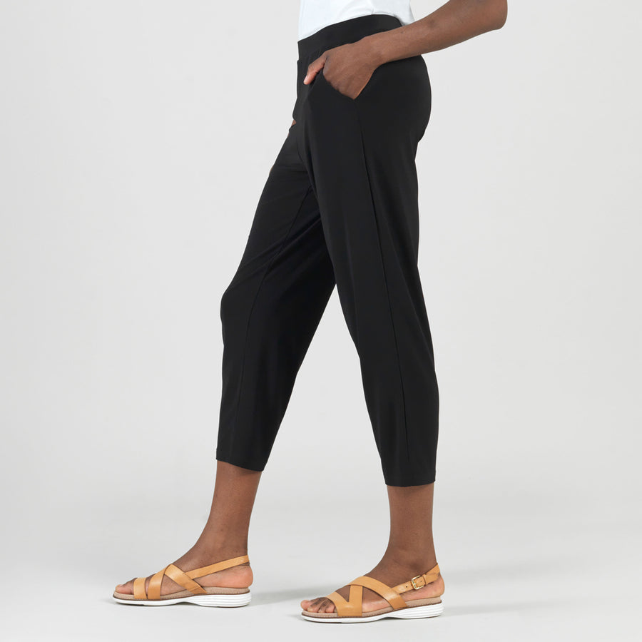 Signature Jogger Pocket Capri - Black