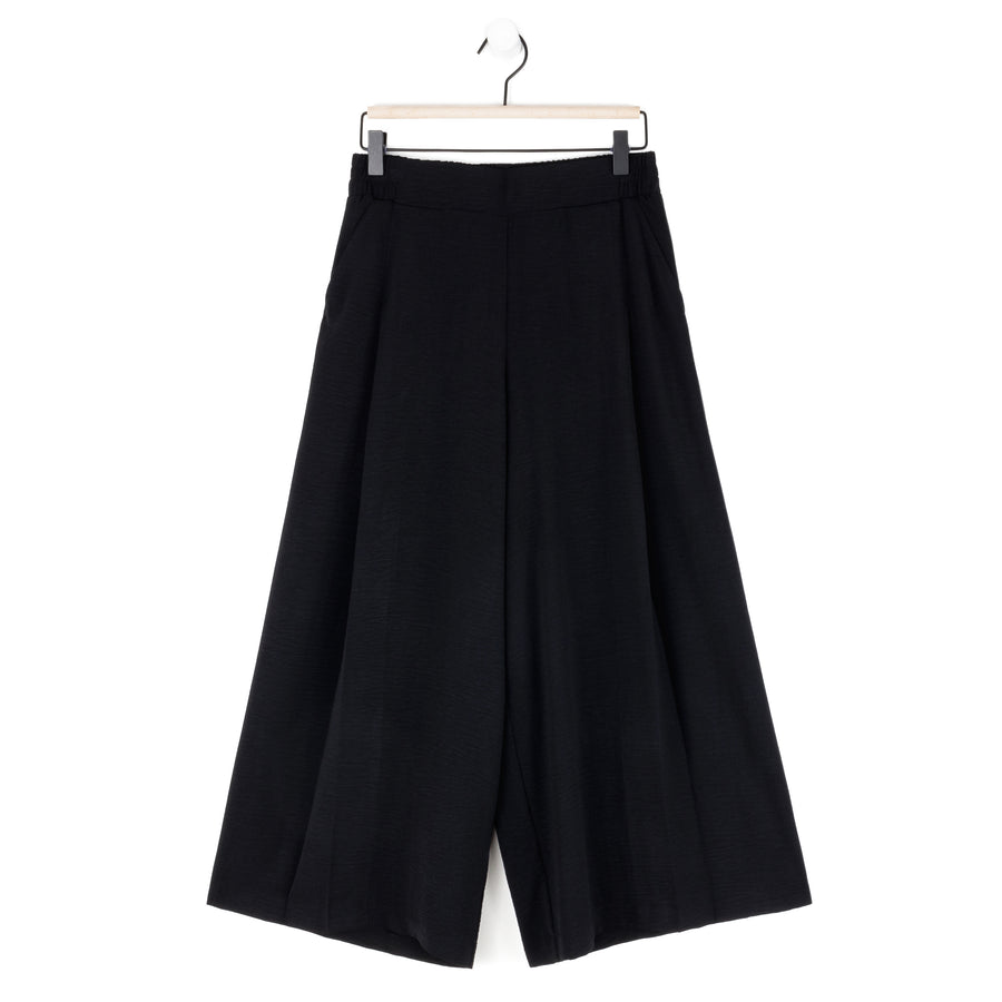 Soft Textured Rayon - Side Pocket Culotte Pant - Black