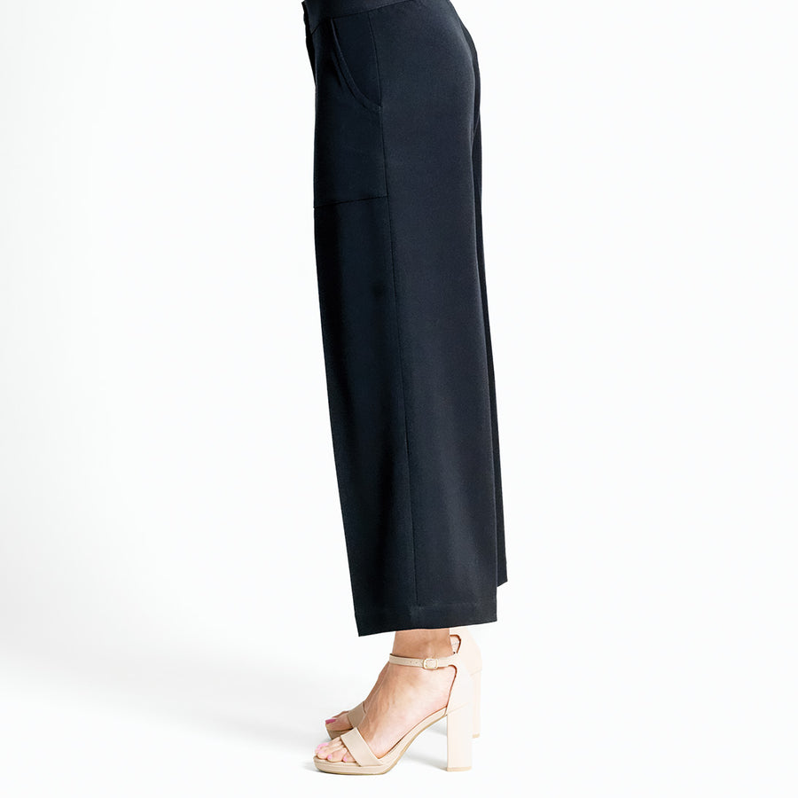 Woven Twill - Zip Closure Front Pocket Cropped Trouser - Black