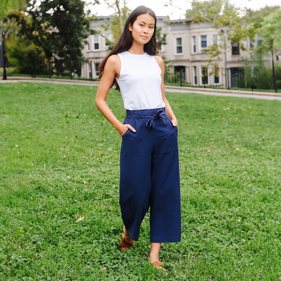 Linen Knit - Tie Waist Cropped Pant - Navy