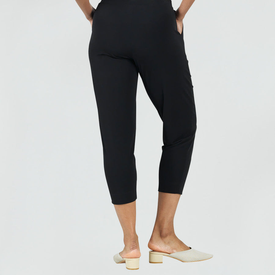 Signature Jogger Pocket Capri - 2 Colors